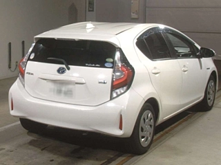 TOYOTA AQUA 2017