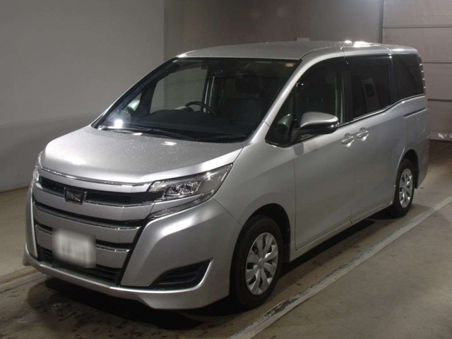 TOYOTA NOAH 2020