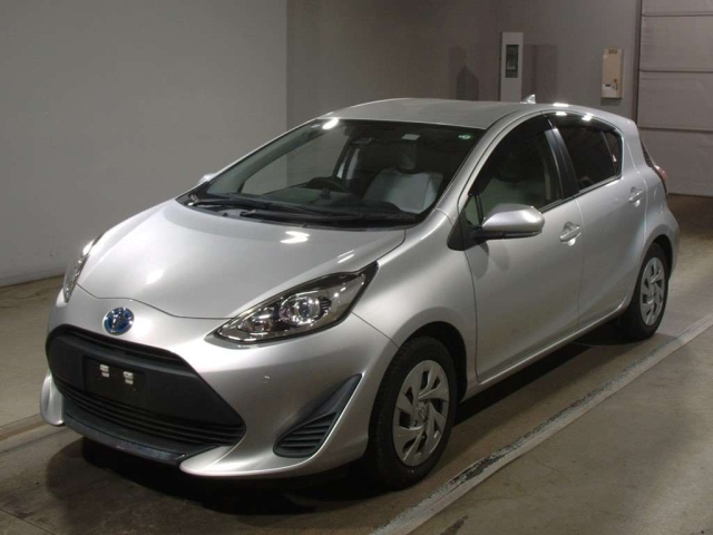 TOYOTA AQUA 2020