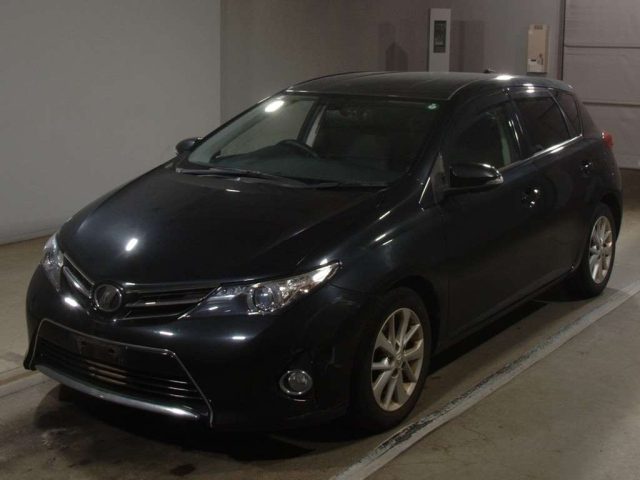 TOYOTA AURIS 2012