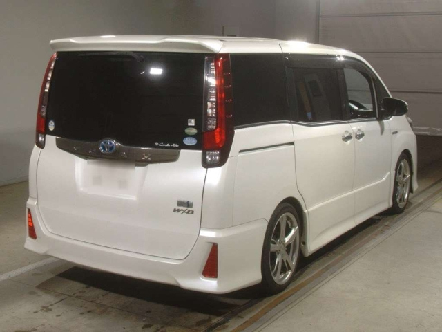TOYOTA NOAH 2017
