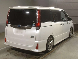TOYOTA NOAH 2017