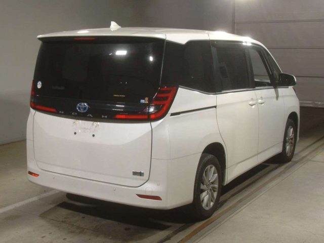 TOYOTA NOAH 2022