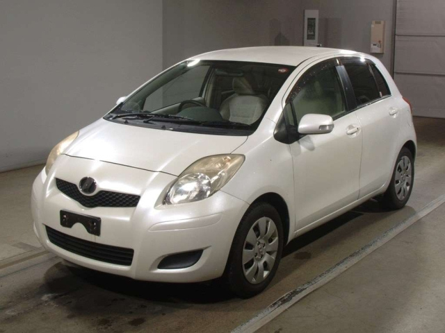 TOYOTA VITZ 2010