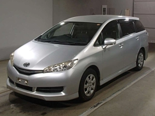 TOYOTA WISH 2015