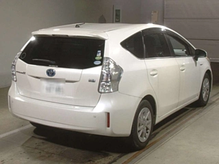 TOYOTA PRIUS ALPHA 2013
