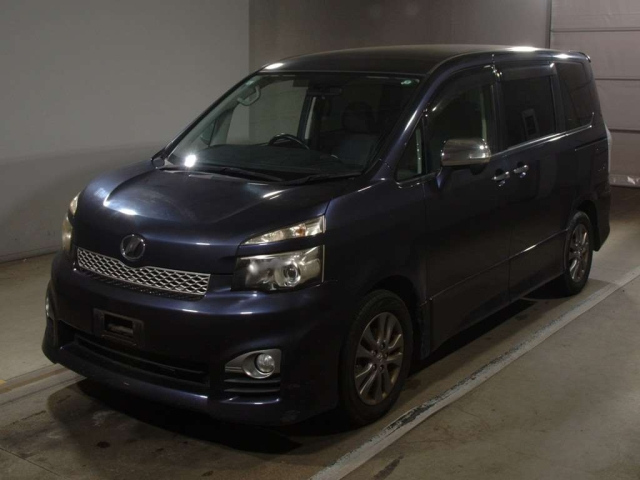 TOYOTA VOXY 2011