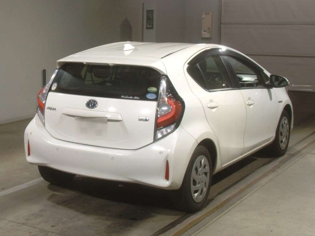 TOYOTA AQUA 2018