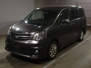 TOYOTA NOAH 2012