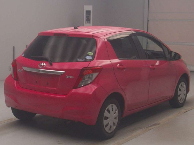 TOYOTA VITZ 2014