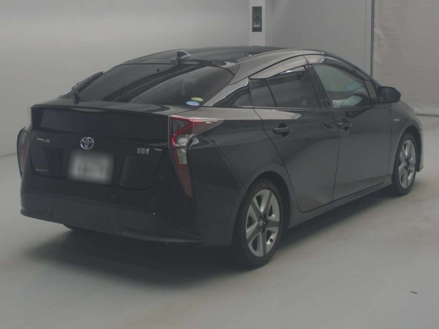 TOYOTA PRIUS 2017