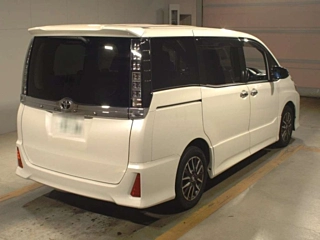 TOYOTA VOXY 2015