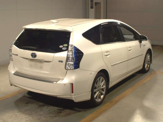 TOYOTA PRIUS ALPHA 2014