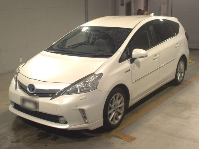 TOYOTA PRIUS ALPHA 2014