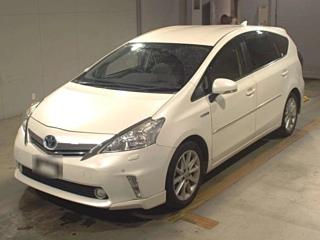 TOYOTA PRIUS ALPHA 2014