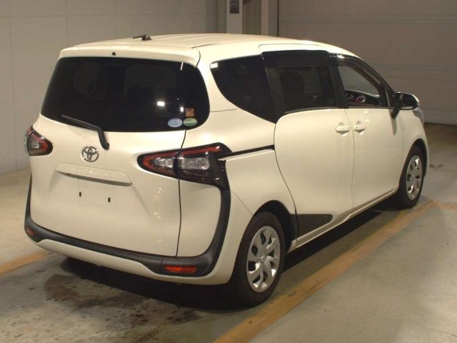 TOYOTA SIENTA 2017