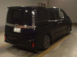 TOYOTA VOXY 2017
