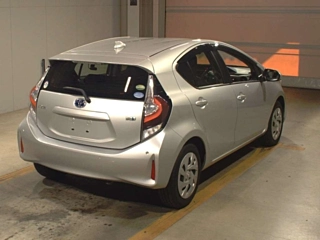 TOYOTA AQUA 2020