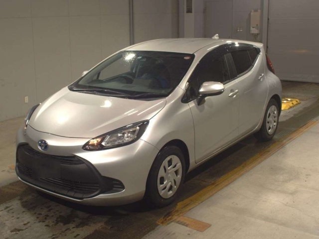 TOYOTA AQUA 2022
