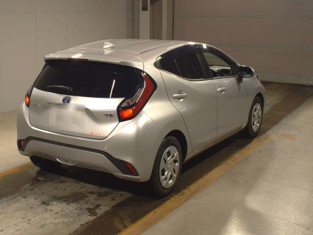 TOYOTA AQUA 2022