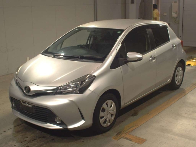 TOYOTA VITZ 2016
