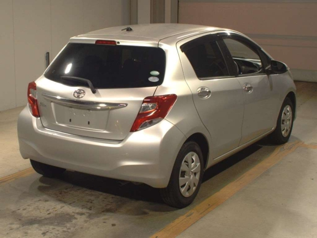 TOYOTA VITZ 2016