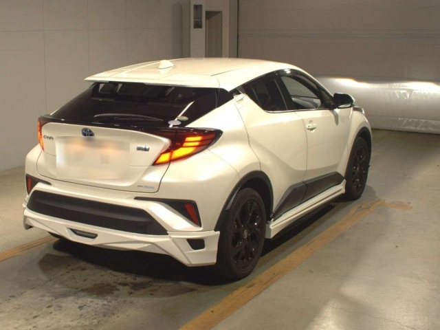 TOYOTA C-HR 2021