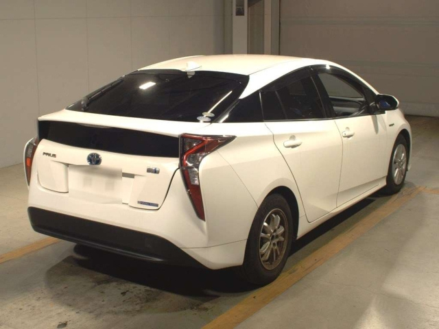 TOYOTA PRIUS 2018