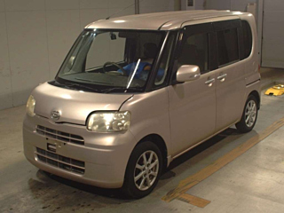 DAIHATSU TANTO 2011