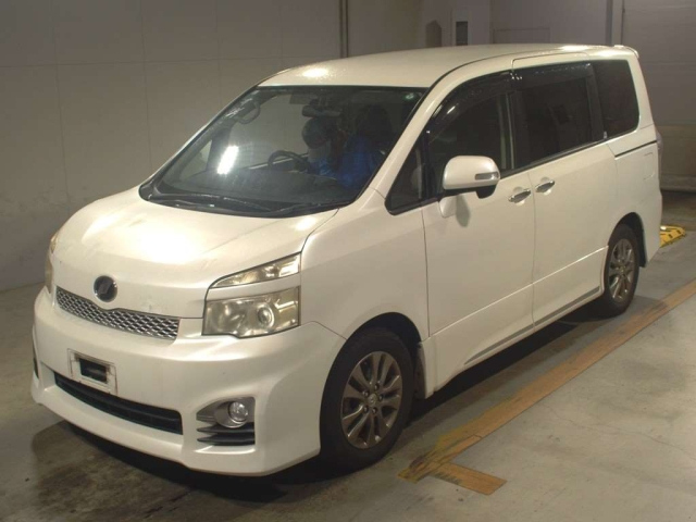 TOYOTA VOXY 2012