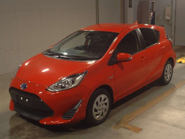 TOYOTA AQUA 2018