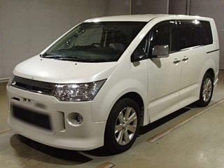 MITSUBISHI DELICA D5 2012