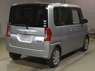 DAIHATSU TANTO 2015