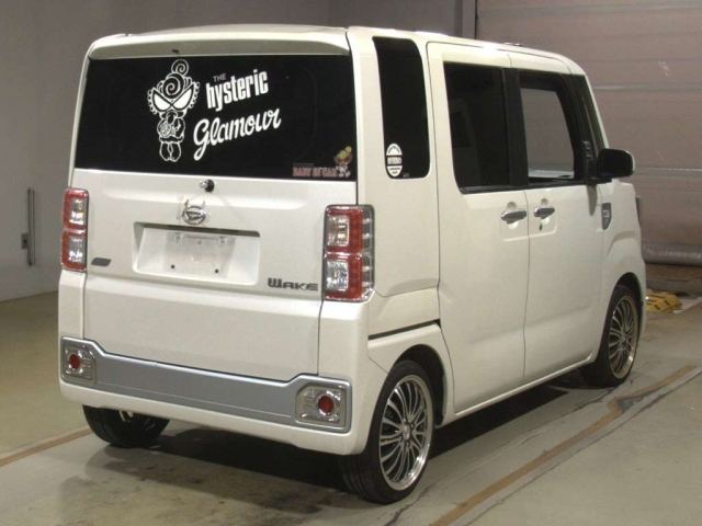 DAIHATSU WAKE 2014