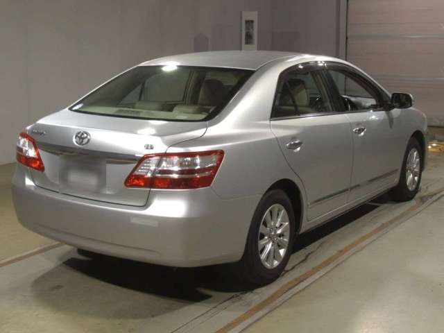 TOYOTA PREMIO 2011