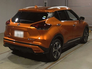 NISSAN KIX 2021