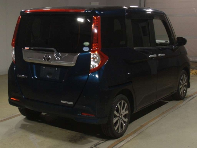 TOYOTA ROOMY 2017