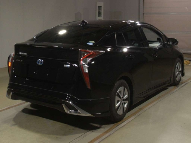 TOYOTA PRIUS 2017