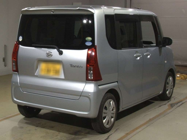 DAIHATSU TANTO 2021