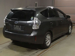 TOYOTA PRIUS ALPHA 2012