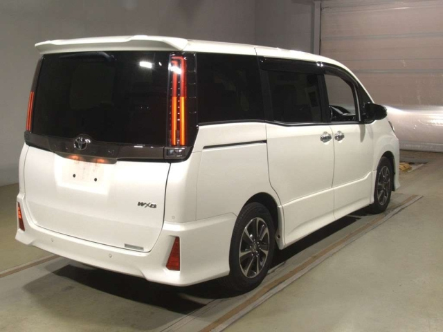 TOYOTA NOAH 2021