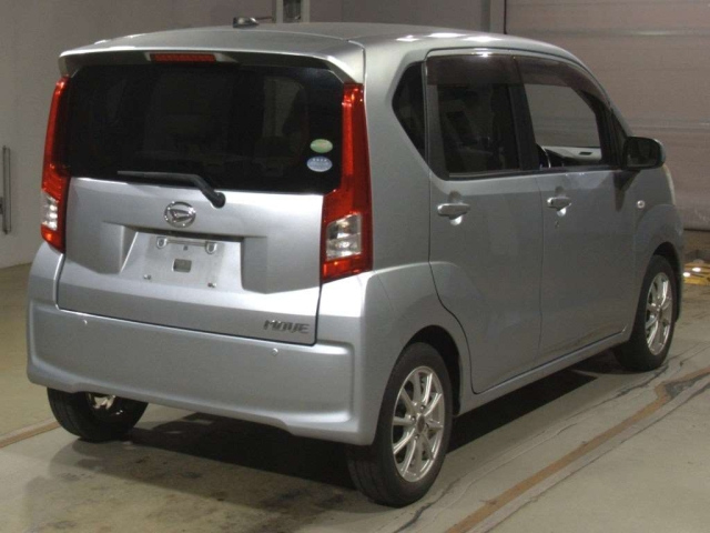 DAIHATSU MOVE 2015