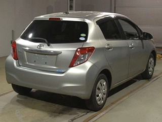 TOYOTA VITZ 2013