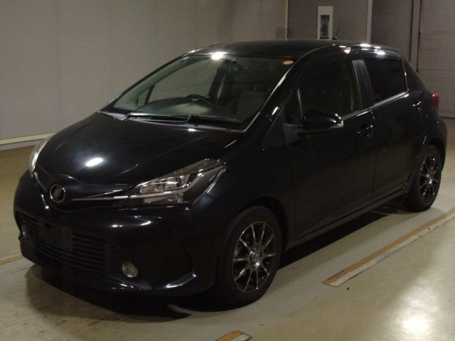 TOYOTA VITZ 2014
