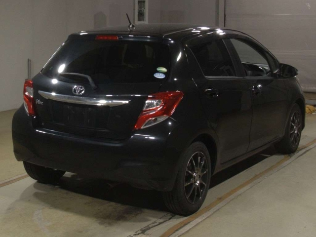 TOYOTA VITZ 2014