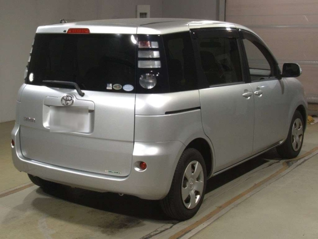 TOYOTA SIENTA 2009