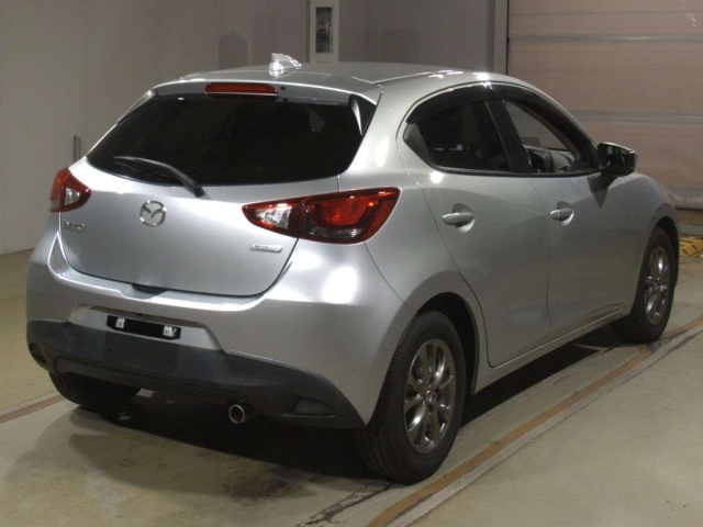 MAZDA DEMIO 2017