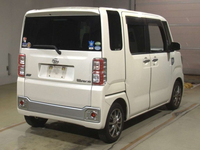 DAIHATSU WAKE 2014
