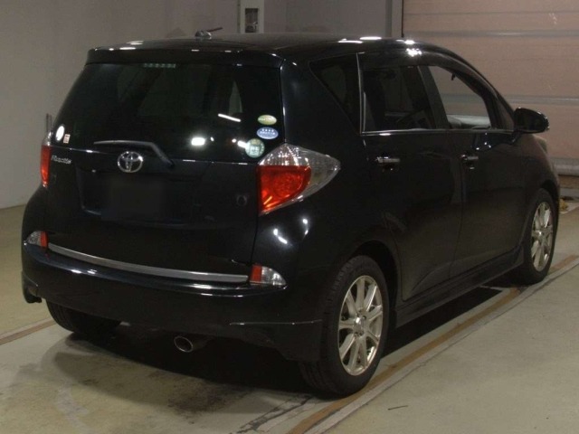 TOYOTA RACTIS 2011