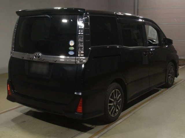 TOYOTA VOXY 2014